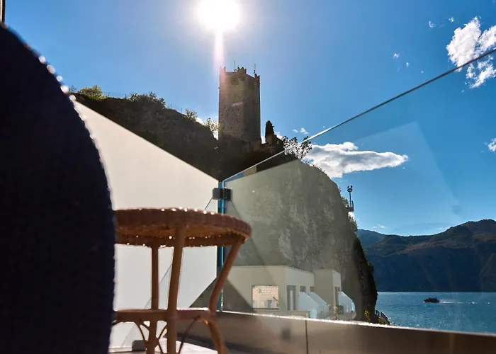 Hotel Castello Lake Front