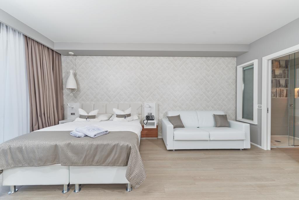 Hotel Castello Front 4*