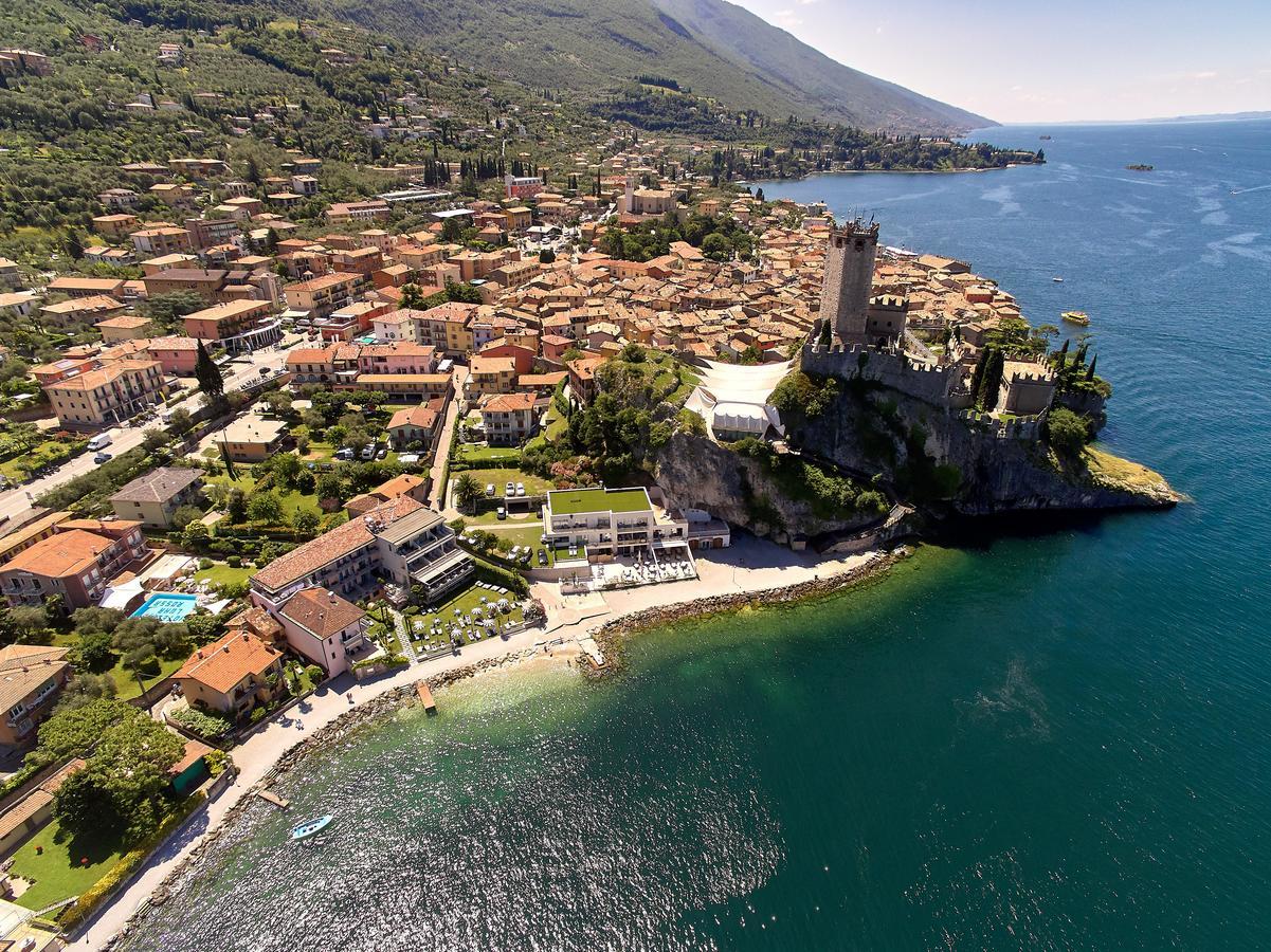 Castello Lake Front Hotel 4*