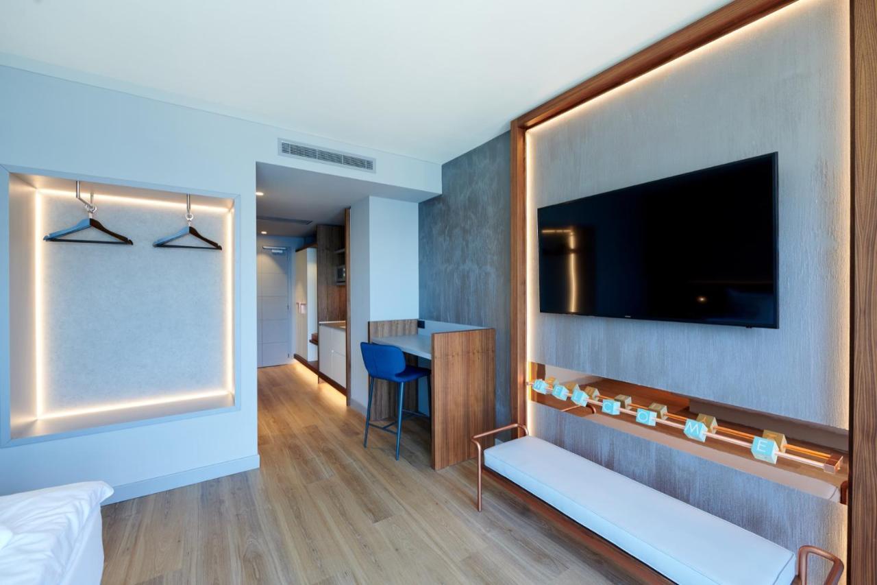 Castello Lake Front 4*