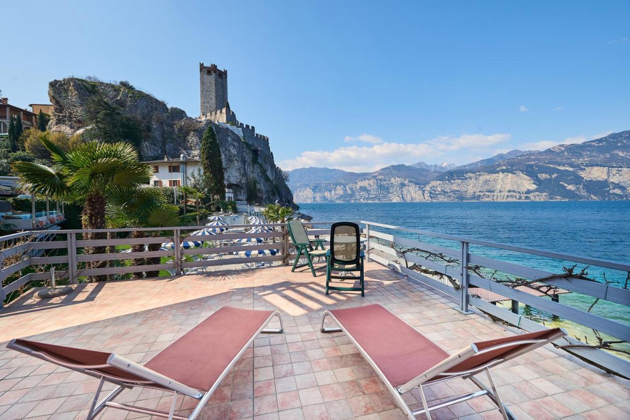 Castello Lake Front Hotel 4*